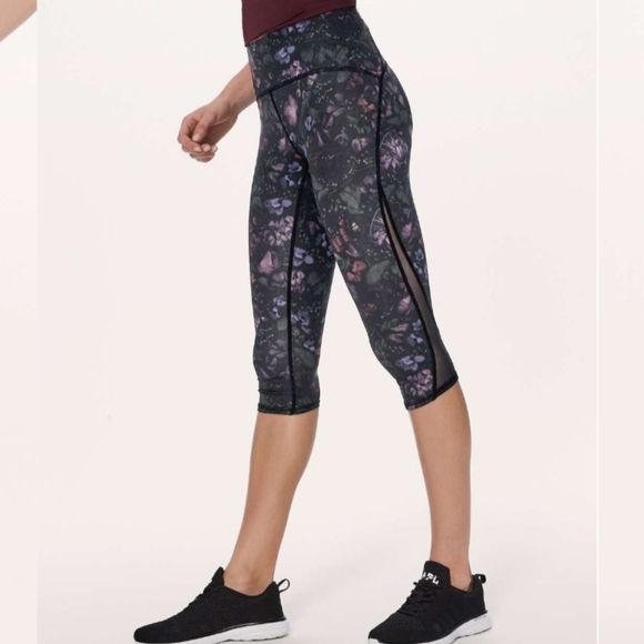 Lululemon Train Times‎ Crop Leggings  Size 4 - Picture 1 of 16